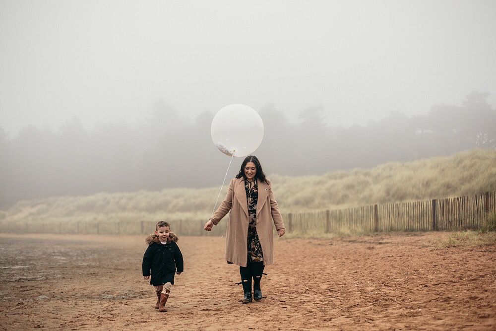 Pregnancy Announcement Ideas - www.dilanandme.com - Announcing baby number two, due August 2018 - Holkham, Norfolk